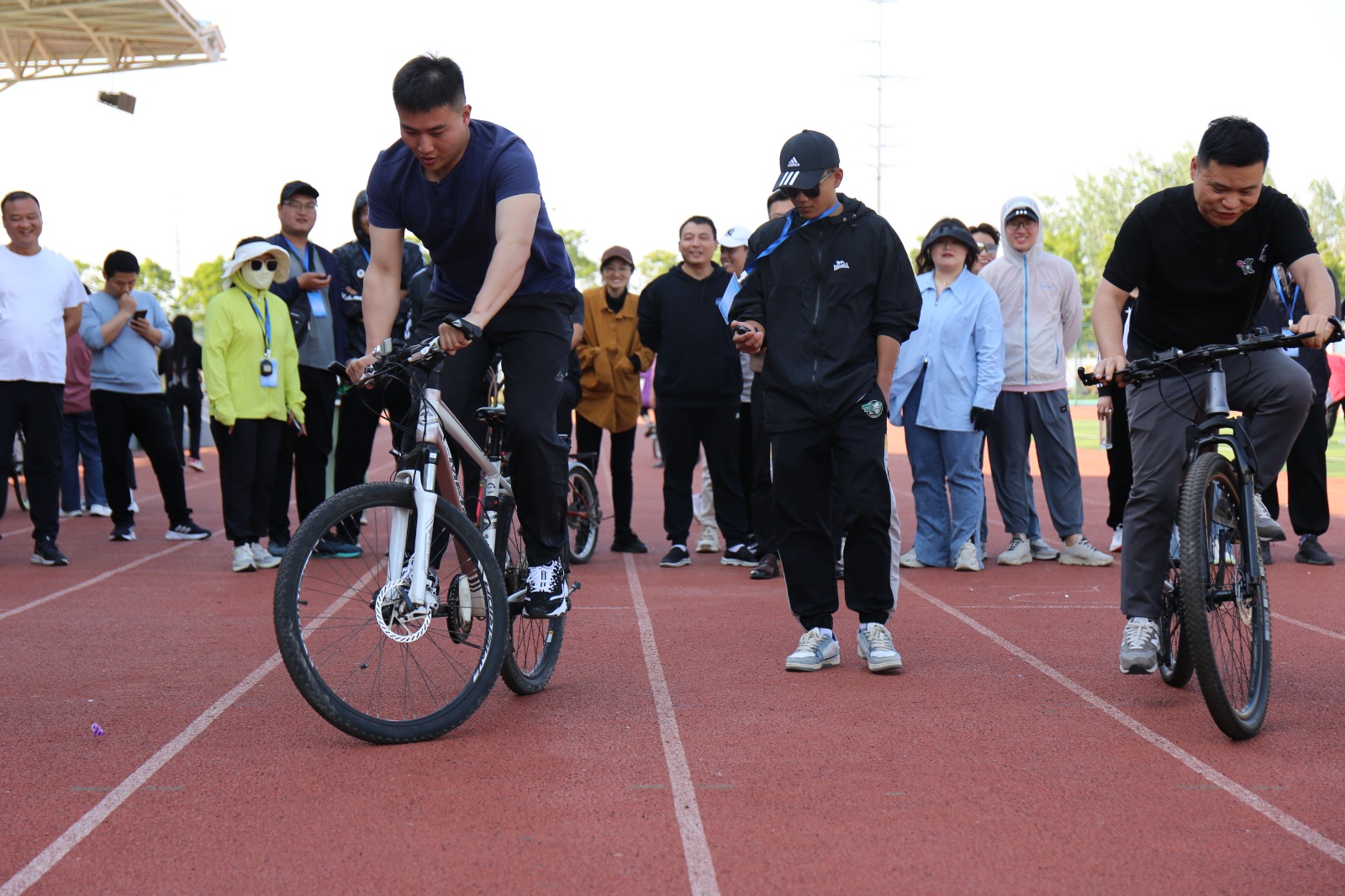 亳州中药科技学校2023年春季田径动会系列报道之七：慢骑自行车 耐力之战2.jpg